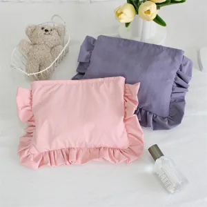 Detailaufnahme der koreanischen Rüschen Nylon Kosmetiktasche wasserdichte Reise Make up Tasche
