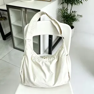Borsa a tracolla casual leggera da donna, grande capacità, borsa a spalla pratica e versatile.