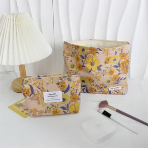 Retro floral jacquard cosmetic bag set, portable canvas makeup pouch with zipper closure.