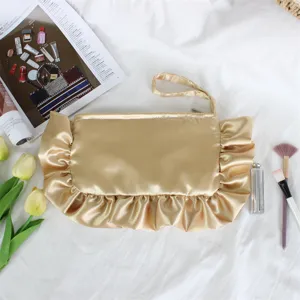 Bolsa de maquillaje dorada de satén con volantes, elegante clutch liso con correa de muñeca.