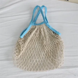 Gewebe Netz Einkaufstasche mit blauen Griffen, grosse Kapazitaet Wiederverwendbare Strandtasche.