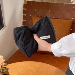 Schwarze Kosmetiktasche Reise Make-up Beutel tragbarer multifunktionaler Organizer Detailansicht