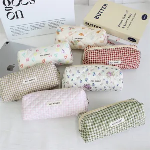 Trousse à crayons matelassée mignonne, grande capacité pochette de papeterie portable pour étudiants.