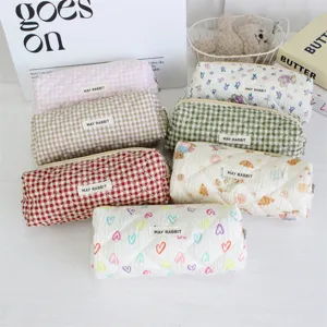 Jolie trousse à crayons matelassée avec motifs, grand sac de rangement de papeterie pour étudiants.