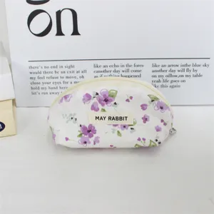 Cute floral shell cosmetic bag portable zipper pouch fresh makeup organizer for daily use.