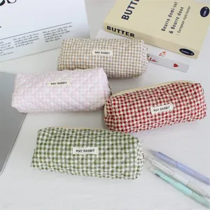 Trousse à crayons matelassée à carreaux mignonne grande capacité pour étudiants.