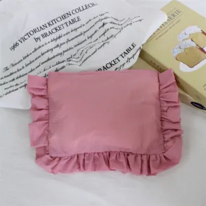 Wasserdichte Nylon Karo Kosmetiktasche mit süßen Rüschen, praktische Clutch und Organizer.