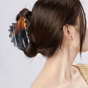 Jolie pince à cheveux en acétate hérisson, griffe de requin tendance pour chignons de femmes.