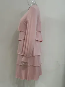 Vestito lungo rosa a balze vista dettagli, stile casual elegante collo tondo autunnale.