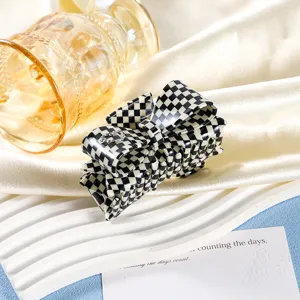 Koreanische schwarz-weiße Karo Schleife Haarklammer, elegante Haifischklammer für Damen.