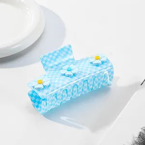 Blaue karierte Haarklammer mit süßem Blumenmuster für Damen elegante Haarschmuck