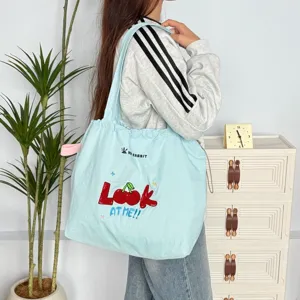 Bolso de lona informal con bonito bordado de cerezas, bolso grande para el uso diario.