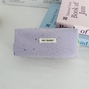 Paarse etui met sterrenmotief, eenvoudig en schattig ontwerp voor scholieren en studenten.