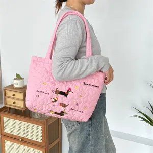 Cute quilted tote bag with adorable dachshund embroidery, soft large capacity shoulder bag.