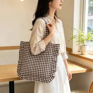 Stilvolle karierte Schultertasche mit Rüschen für Damen, geräumige Pendler-Tasche.
