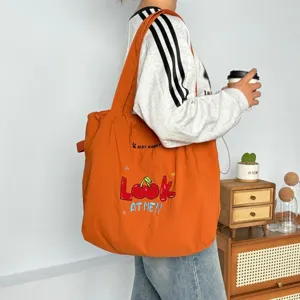 Bolso tote de lona naranja con bonito bordado de cerezas, cordón y gran capacidad.