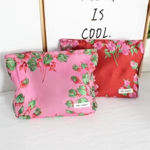 Borsa cosmetica floreale goffrata retro trousse da trucco portatile borsa di stoccaggio