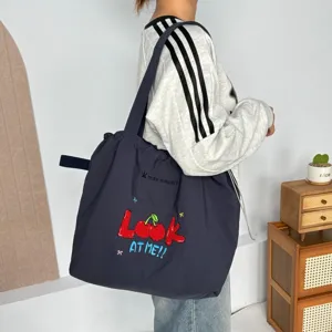 Bolso tote de lona azul oscuro de gran capacidad informal con bonito bordado de cerezas.