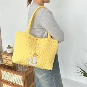 Quilted tote bag for women cute heart pattern shoulder bag casual canvas shopping handbag yellow