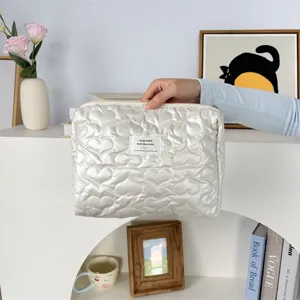 Korean PU quilted heart clutch bag, minimalist portable waterproof toiletry bag for women.