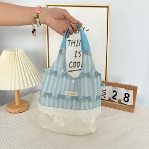 Joli sac cabas à rayures bleues avec bordure en dentelle, sac à hand décontracté pour shopping et voyage.