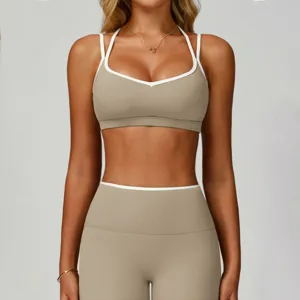 Detailansicht des nahtlosen, schnelltrocknenden Yoga-Sets, atmungsaktive Fitness-Weste für Damen.