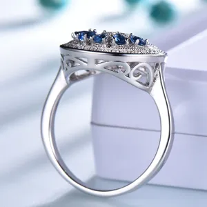 Atemberaubender 925 Silber Ring mit ovalem blauen Stein und feinen Zirkonia Steinen Damen.