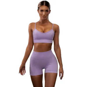 Set sportivo senza cuciture reggiseno e pantaloncini da donna, ideale per corsa, yoga e fitness.