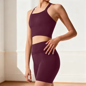 Geribbelde fitness yogaset voor dames, met kruisrug sport-bh en hoge taille korte broek.