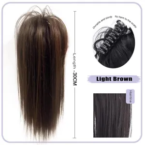 Vista detallada de la peluca de coleta liza de 30 cm, pinza resistente y línea del cabello.