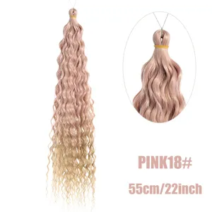 Vue détaillée des tresses de cheveux synthétiques ondulés ombrés roses de 22 pouces.