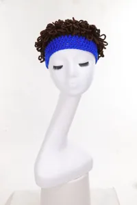 Berretto lavorato a maglia con parrucca dreadlocks e fascia blu, caldo cappello all'uncinetti.