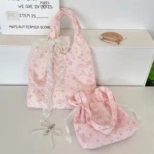 Süße rosa Blumen Leinwand Umhängetasche und Beutel Set mit eleganter Spitzen Schleife.