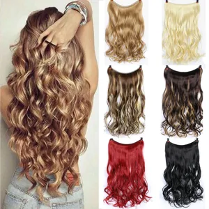 Vue détaillée des extensions de cheveux bouclés avec texture ondulée et options de couleurs.