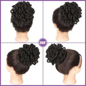 Chignon dreadlocks afro con coulisse estensione di capelli sintetici vista dettagliata.