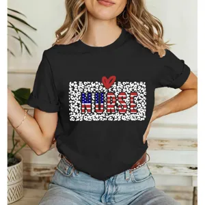 Schwarzes Damen-T-Shirt aus Baumwolle mit patriotischem Krankenschwester-Aufdruck