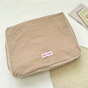 Koreanischer Stil Khaki Kleidung Aufbewahrungstasche Reise Organizer mit Reißverschluss für Koffer.