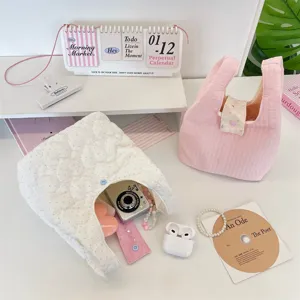 Bolso de mano acolchado con motivo de corazón rosa y blanco bolso esponjoso para mujer