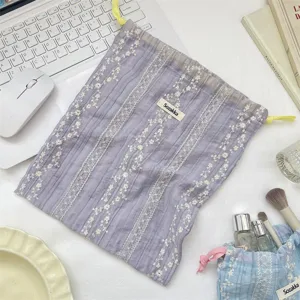 Ins stil süße bestickte stoff aufbewahrungstasche, tragbare kosmetiktasche für reise und make-up.