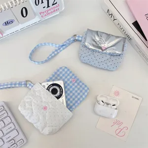 Schicke gepolsterte Handgelenktasche mit Punkten, kleine Stofftasche fuer Kamera und Kleingeld.
