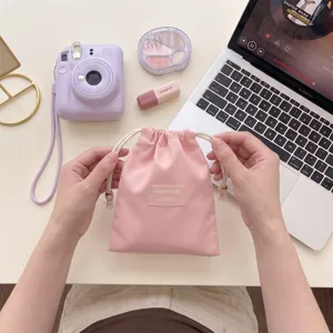 Effen kleur koord stofdichte zak, draagbare cosmetische opbergtas voor kleine voorwerpen.