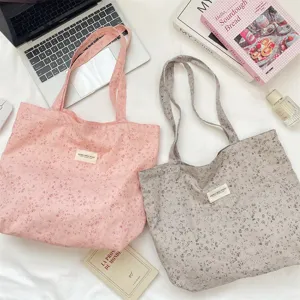 Lässige Blumen-Leinwand-Tragetasche für Damen, weiche leichte Schultertasche für den Sommer.
