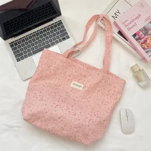 Rosa Blumen Canvas Tragetasche, weiche Baumwoll Schultertasche, ästhetische Freizeittasche.