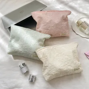 Blumen bestickte Kosmetiktasche weiches Garn Make-up Organizer Tasche süße Aufbewahrungstasche