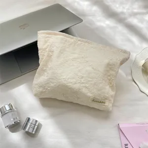 Blumen bestickte Mesh Kosmetiktasche, weicher Aufbewahrungsbeutel für Make-up und Alltagsutensilien.