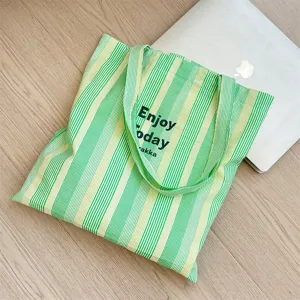 Grüner gestreifter Canvas Shopper, lässige große Schultertasche für Alltag und Reise.
