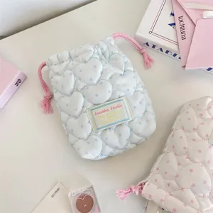 Bolsa acolchada con cordón y estampado de corazones, necesir de maquillaje portátil.