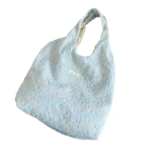 Sac épaule cabas en toile matelassée bleue claire brodée, sac fourre-tout décontracté quotidien.