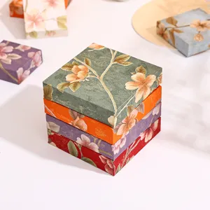 Boîte cadeau de bijoux à tiroir avec motif floral style chinois et relief brodé emballage