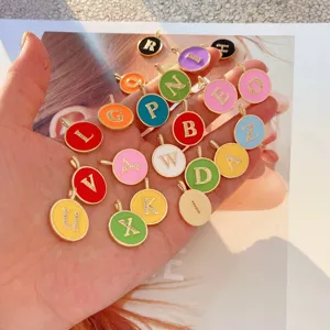 Bunter emaillierter Initialen Buchstabe Charm Anhänger DIY Armband Halskette Schmuck Zubehör.